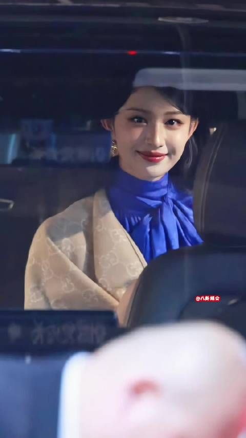 王楚然真的巨巨巨美，内娱好久没有出现这样明艳大气的女明星了…