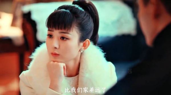 张启山碰见伊新月看似妥协实则没招了