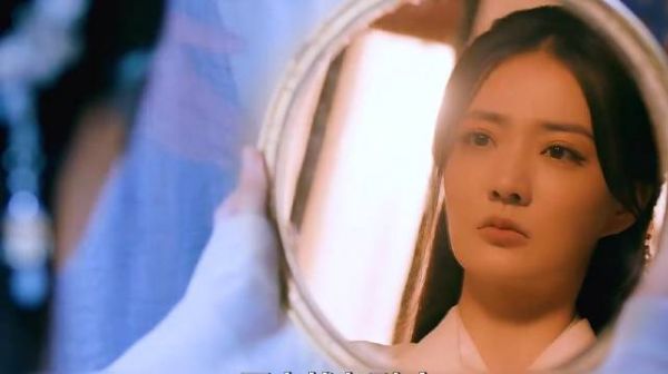 女孩重生的第一件事，就是找背叛自己的亲人