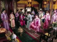 《甄嬛传》娘娘们下跪《如懿传》娘娘们下跪对比