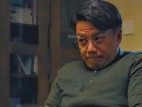 《藏锋》男人给妻子买盆花赔罪，不料因为多喝几口红酒又惹怒了妻子