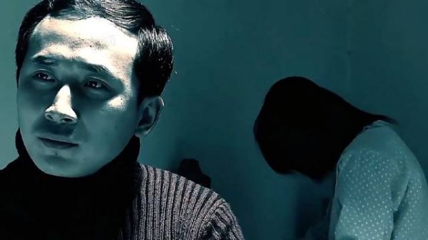 女人在和男友吵架时突发奇想，如果装死就会得到男友的原谅