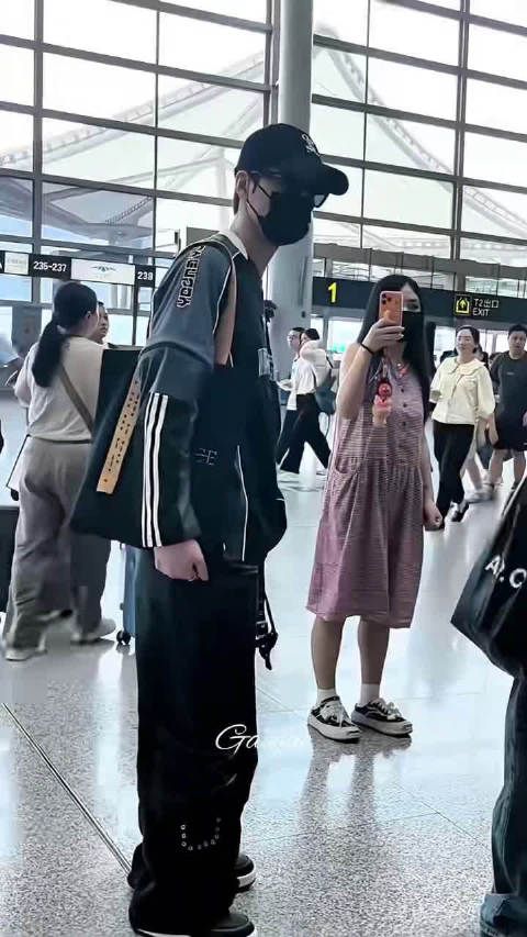 阿云嘎披荆斩棘修双学位，双线学习提升专业能力