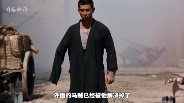 徐克电影《刀》独臂定安对决飞龙，打斗癫狂惨烈