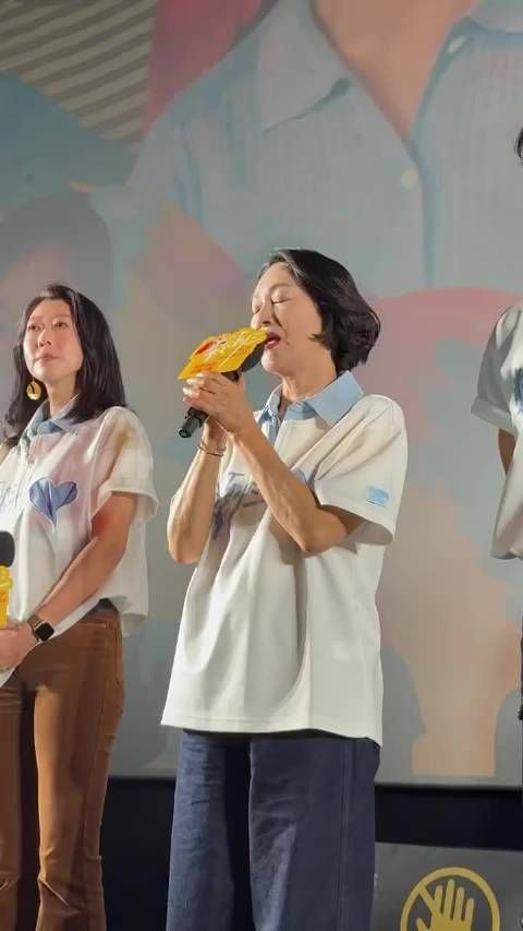 比这段崩溃吃纸戏更让我起鸡皮疙瘩的是
