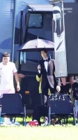 魏大勋赵家安这身跟新郎有什么区别