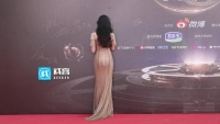刘令姿妹妹真好看 金色人鱼裙好美