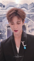 “绿色很衬我，你们也都很衬我”啊啊啊李昀锐就这样撩人不自知