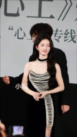 魏哲鸣刘些宁的体型差也太美妙了，嗑到了嗑到了