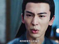 谢危这个腹黑男又争又抢，最后不仅打败了青梅竹马，还战胜了白月光…