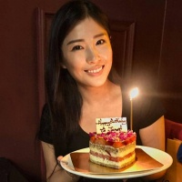 香港知名女星43岁生日状态惊艳，20年闺蜜团罕见同框，姚子羚到贺