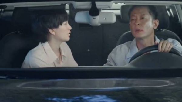 晓郡男朋友挨打 晓郡安抚男友 结果晓郡爸爸追出来阻止