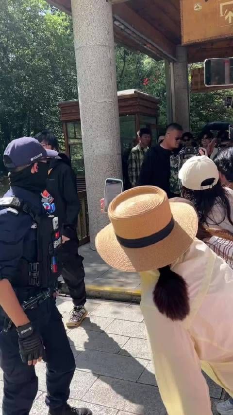 王安宇晒《现在就出发4》九寨沟plog，C位合照再聚