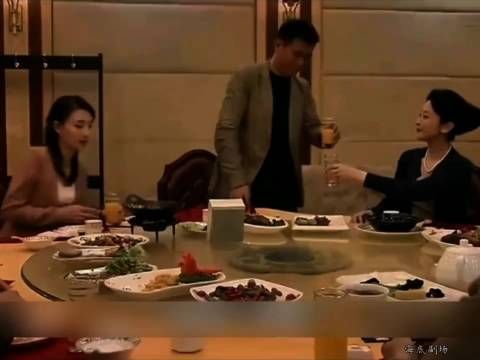 订婚宴上儿媳被婆婆刁难