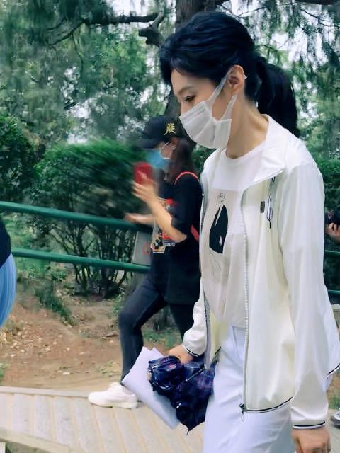一起爬山吧