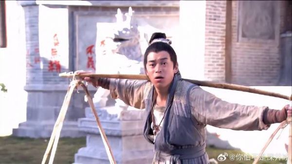 蔡八斗上龙门镖局讨债，反被小商贩恐吓，背景配乐太好笑