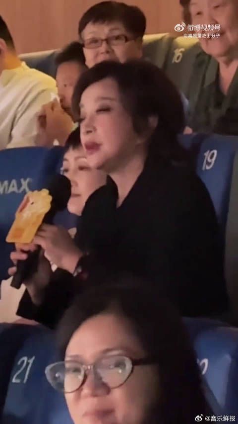 俩影后惺惺相惜感情太好，我都恍惚觉得惠英红想和刘晓庆共度余生