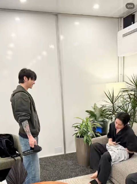 点开前没想到是一部连续剧，每一张照片都比上一张更好笑