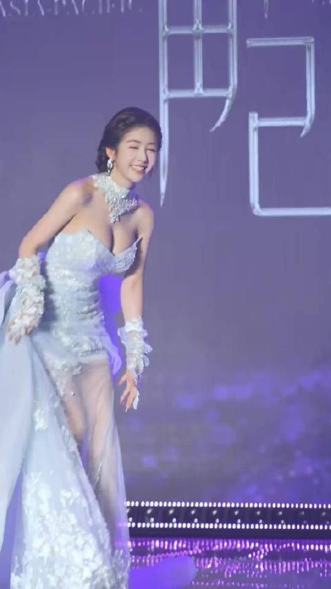 Ewa伊娃，全球中华小姐中国总冠军，身高170
