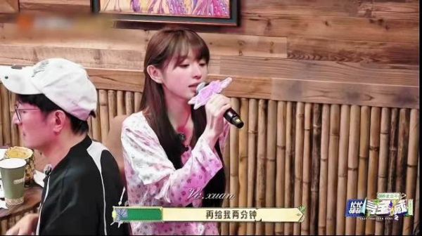 田曦薇素颜惊艳，皮肤细腻通透气质动人