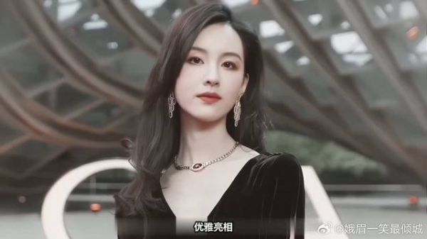 陈都灵红毯造型惊艳全场，每一次亮相都美出新高度！
