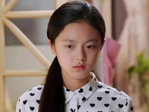 女儿管大姨叫妈，亲妈在一旁听到后两眼泪崩