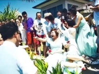 贾玲：自己淋过雨，却总想给别人撑伞 柳岩 #女性力量