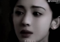 到底是天生骨相好扛住了变化，还是造型和妆容加成放大了美感？