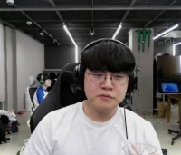 Gumayusi称一月内能吃至两百斤，弹幕回应