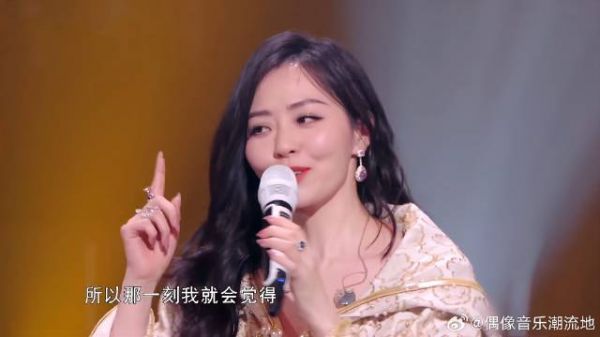 偶像的力量！张靓颖谈梅艳芳：她的勇敢激励着我！