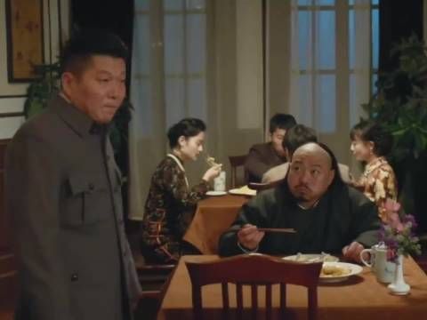 我们这里吃饺子必须喝酒！