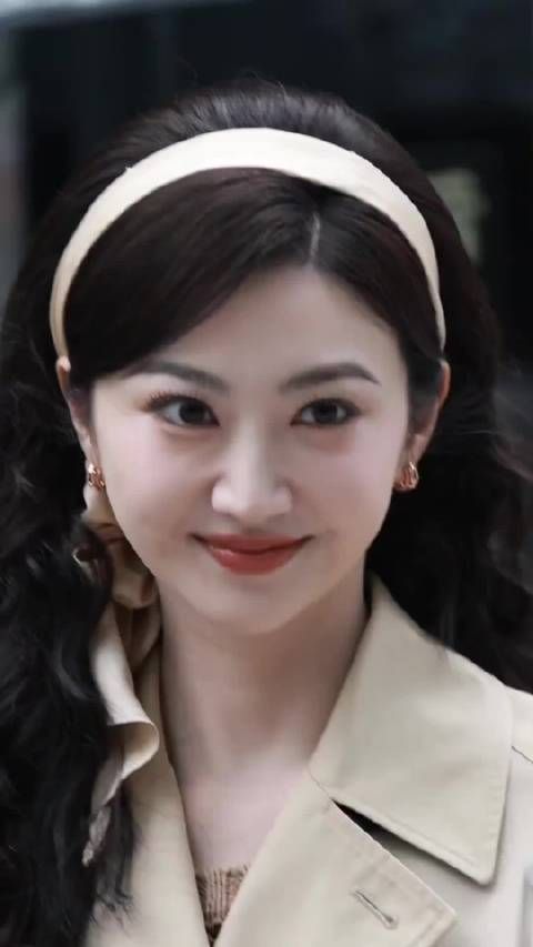 景甜高清怼脸拍，妥妥的大美女，而且是内娱少有的，景甜回应，我相信她
