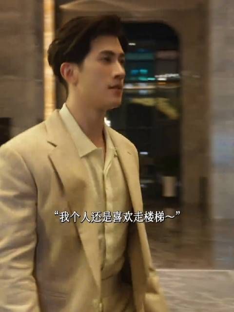 网友：李治廷这个夏天《龙餐馆》里想妈妈，《空枪》里想爸爸