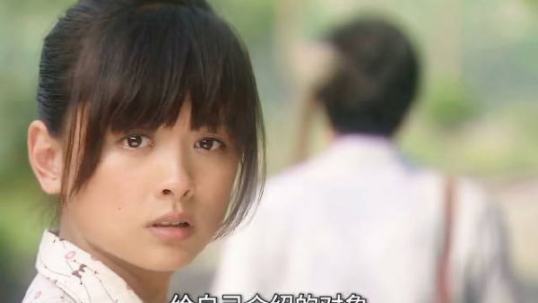 红泥屋短暂温存后,二人因现实阻碍留下遗憾