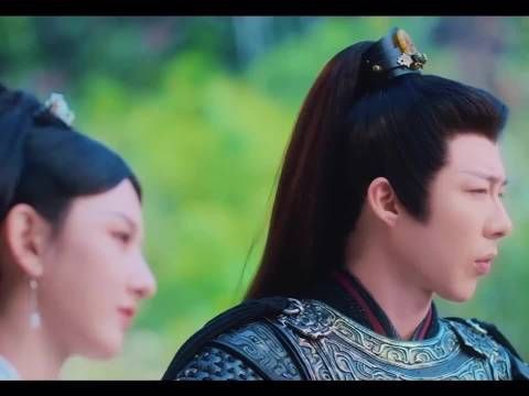 “君为我折腰,我亦为君倾倒” 我感觉男君就是在这里喜欢上的女君 不自知而已