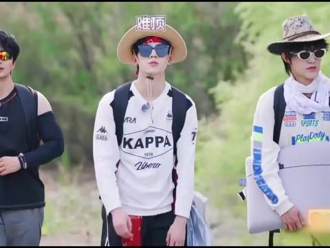 左航累出东北口音，徒步后重庆话变东北味