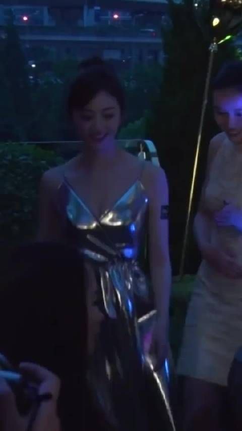 景甜 为什么女明星都爱富豪呢？明明自己也不缺钱啊？