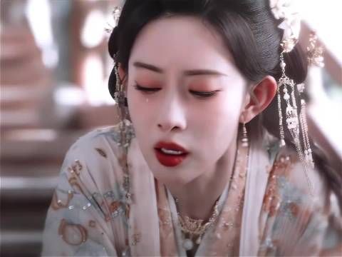 孟子义吹蜡烛落泪，眼泪像断了线的珍珠