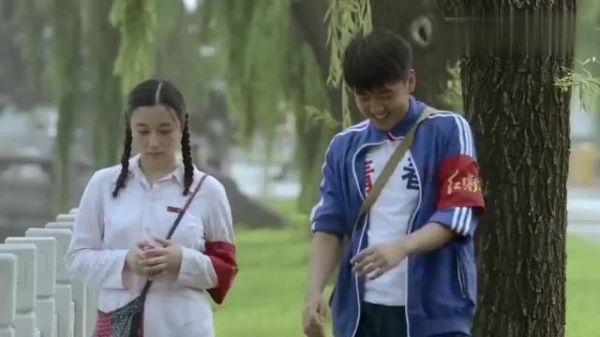 小伙准备去农村，女友却突然变卦，要留在北京