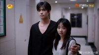 小橙子没告诉凌霄，给他惊喜，被他和李尖尖举作吓到