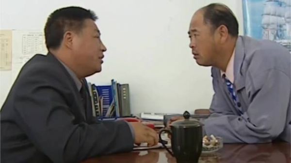 冯乡长和胡科的演技，没有任何表演痕迹
