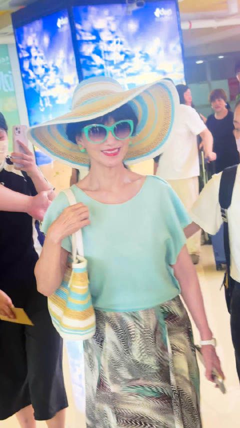 260806｜海岛度假风……姐姐和我度个假吧！
