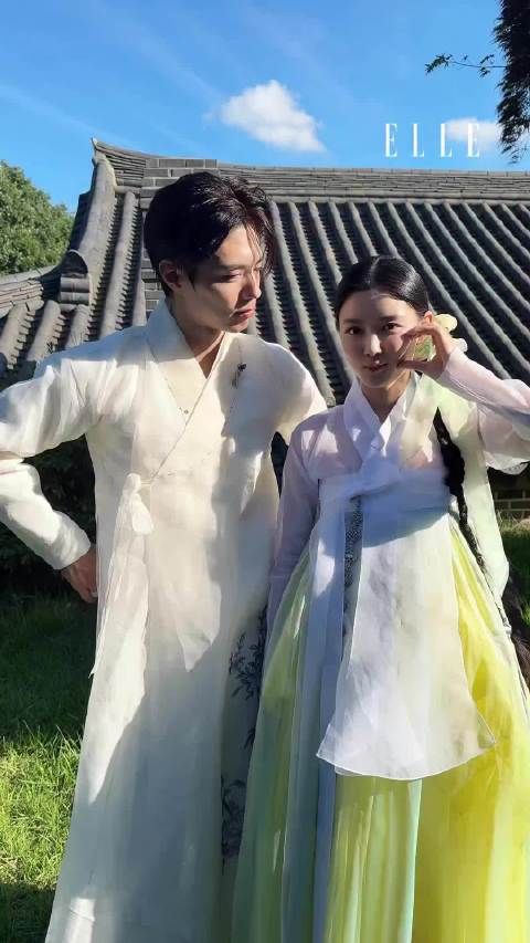 朴宝剑金裕贞《云画的月光》十周年杂志花絮好可爱的两位啊啊啊！