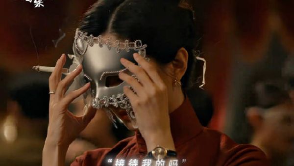 江疏影民国旗袍造型，诠释角色乱世隐忍与算计