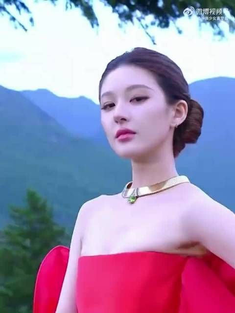 不是说，赵露思这次真的好看，刘诗诗这次也真的感觉年龄上来了