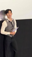 白敬亭逐帧学井柏然穿搭，刷剧玩梗索要私服