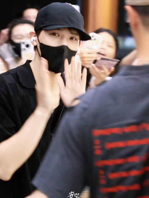260829 深圳啦 @王安宇buss ••••
