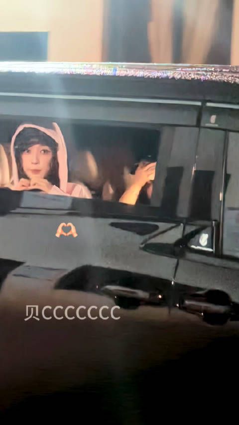 YOU的出现就是一场萌顶之灾-ω- 虞书欣﻿何盼念相思何盼