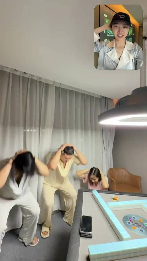 其实，我想看司藤 怎么景甜也是搞笑女 那么生活相当快乐了