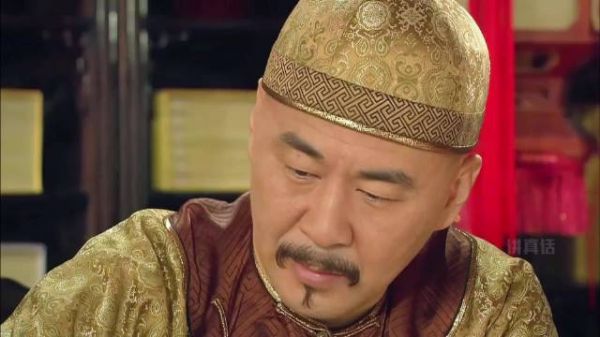 华妃升为华贵妃，眉姐姐恨自己没有个好父亲